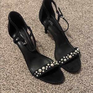 MICHAEL Michael Kors Simone
Suede Pearl Stud Mid Dress Sandals size 10